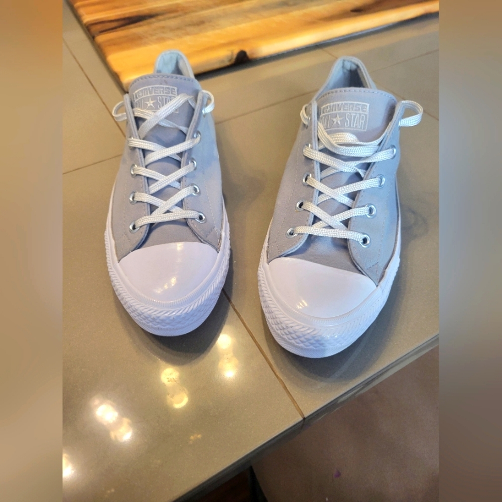 Women's converse